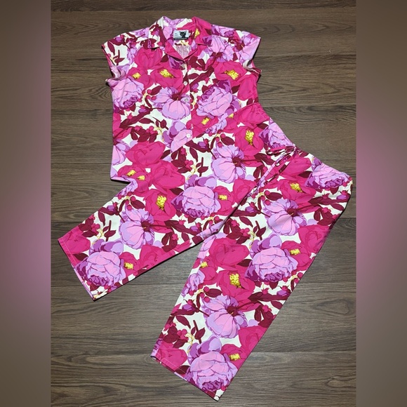 🔥🔥🔥Vibrant Floral Women's Pajama Set Size: Medium🔥🔥🔥 - Picture 1 of 14
